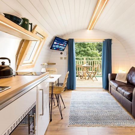 Spectacular Mountain View Ecopod Villa Newtonmore Exterior photo